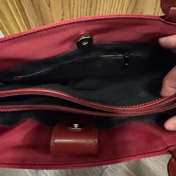 Guess Burgundy Shoulder Bag - Picture 2 of 10